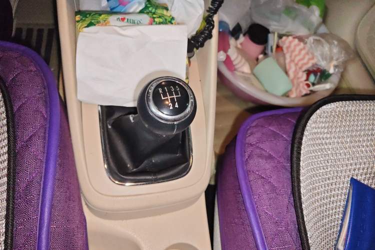 Used Volkswagen Bora 2012 1.6L Manual Fashion Edition Gear Lever