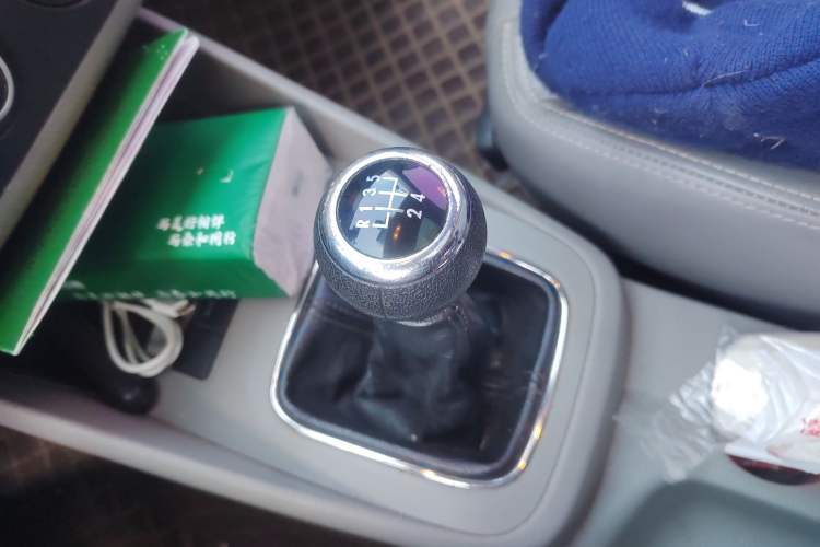 Used Volkswagen Bora 2012 1.6L Manual Comfort Model Gear Lever