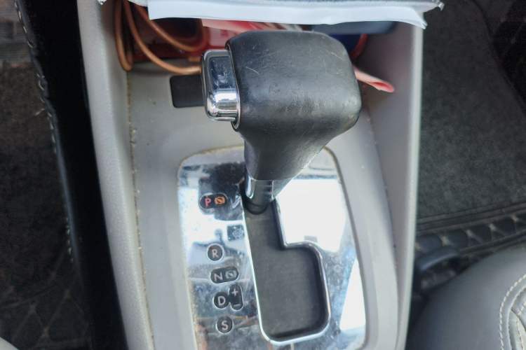 Used Volkswagen Bora 2012 1.6L Automatic Comfort Edition Gear Lever