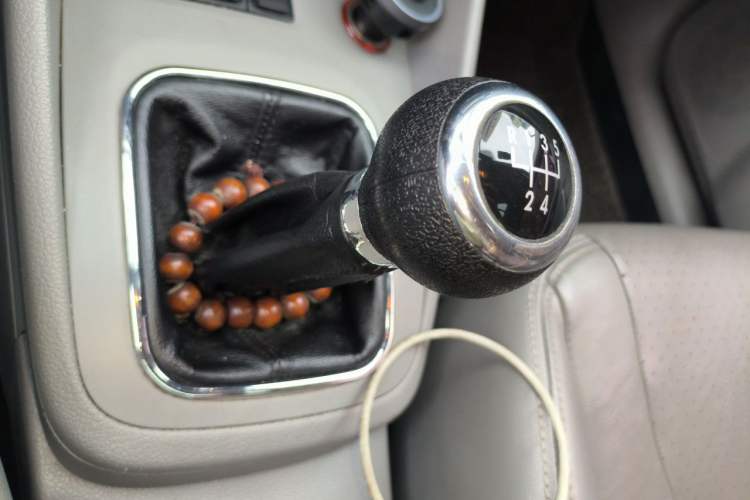 Used Volkswagen Bora 2012 1.6L Manual Comfort Model Gear Lever