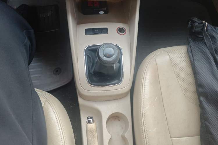 Used Volkswagen Bora 2012 1.6L Manual Fashion Edition Gear Lever