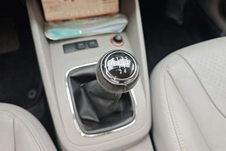 Used Volkswagen Bora 2012 1.6L Manual Comfort Model Gear Lever