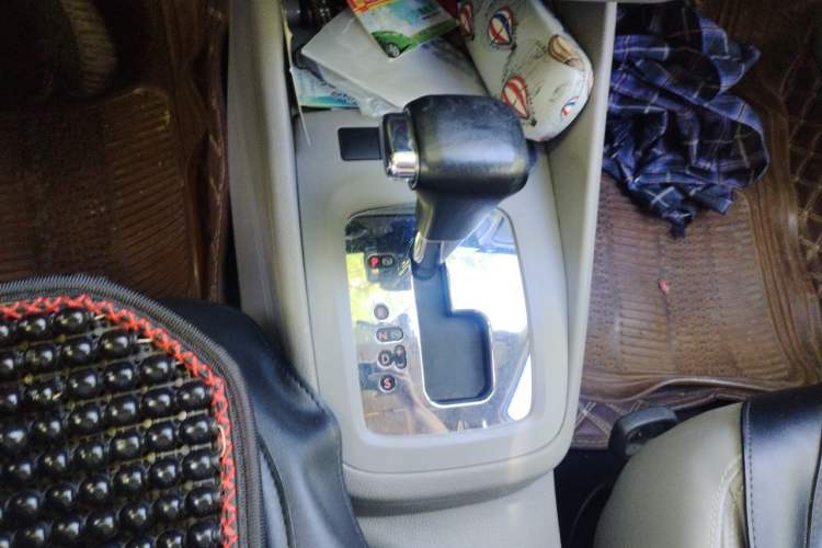 Used Volkswagen Bora 2012 1.6L Automatic Comfortable Value Edition Gear Lever