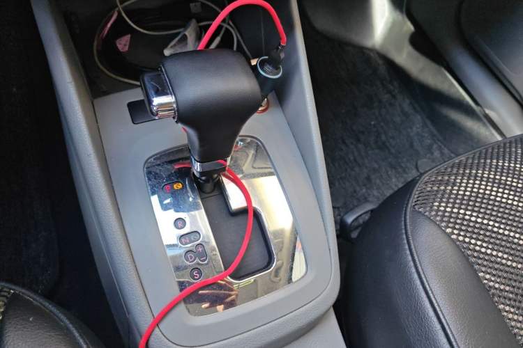 Used Volkswagen Bora 2012 1.6L Automatic Comfort Edition Gear Lever