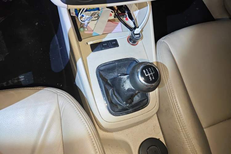 Used Volkswagen Bora 2012 1.6L Manual Fashion Edition Gear Lever