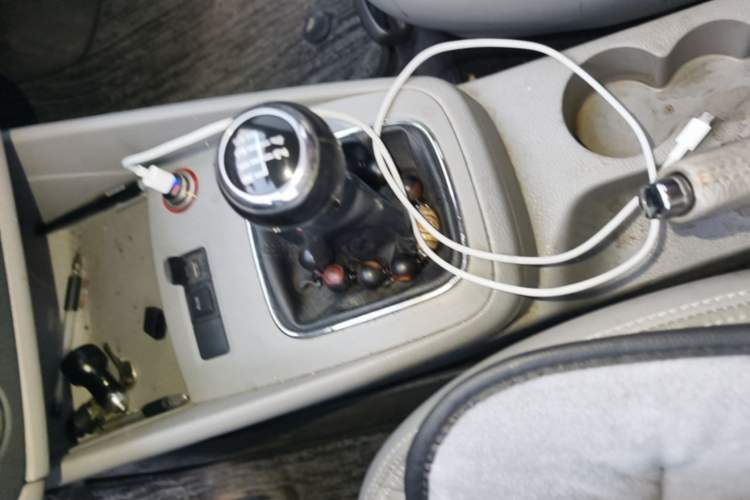 Used Volkswagen Bora 2012 1.6L Manual Comfort Model Gear Lever