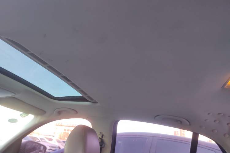 Used Volkswagen Bora 2012 1.6L Manual Comfort Model Headliner