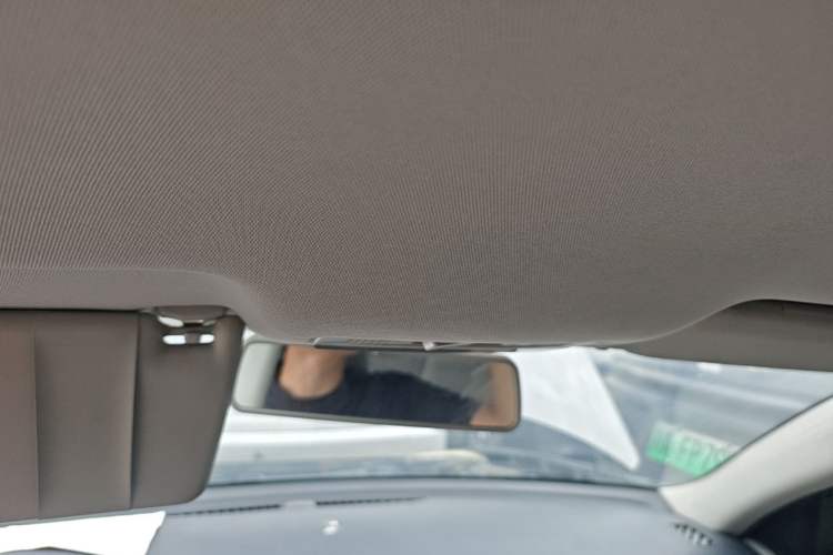 Used Volkswagen Bora 2012 1.6L Automatic Fashion Edition Headliner