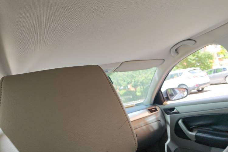 Used Volkswagen Bora 2012 1.6L Automatic Fashion Edition Headliner