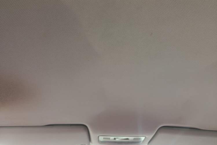 Used Volkswagen Bora 2012 1.6L Manual Fashion Edition Headliner