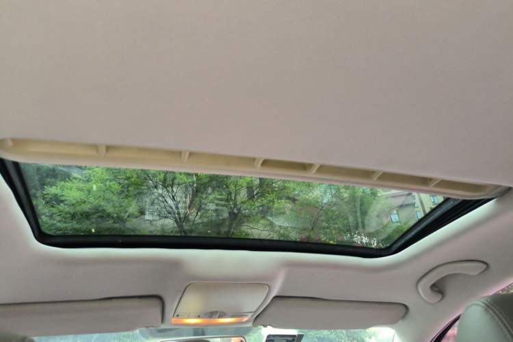 Used Volkswagen Bora 2012 1.6L Manual Comfort Model Headliner