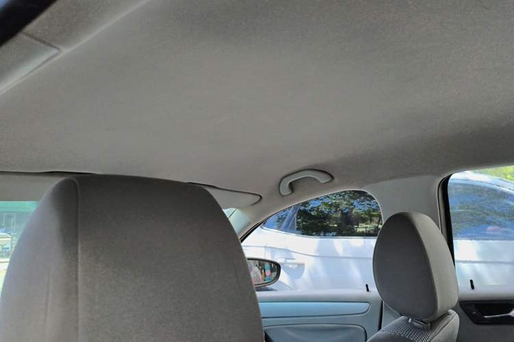 Used Volkswagen Bora 2012 1.6L Automatic Fashion Edition Headliner