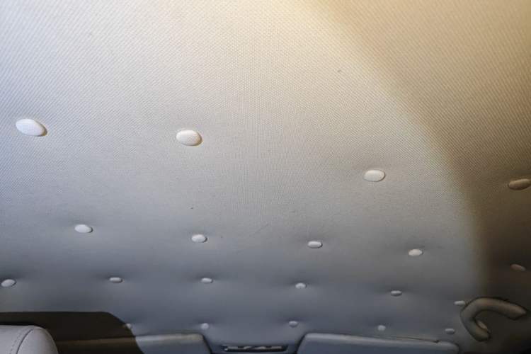 Used Volkswagen Bora 2012 1.6L Manual Fashion Edition Headliner