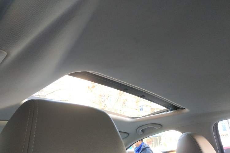 Used Volkswagen Bora 2012 1.6L Automatic Comfort Edition Headliner