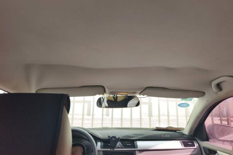 Used Volkswagen Bora 2012 1.6L Manual Fashion Edition Headliner