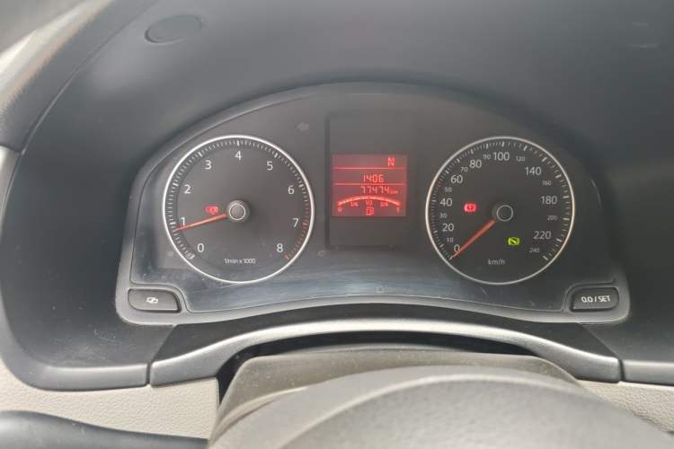 Used Volkswagen Bora 2012 1.6L Automatic Fashion Edition Instrument Cluster