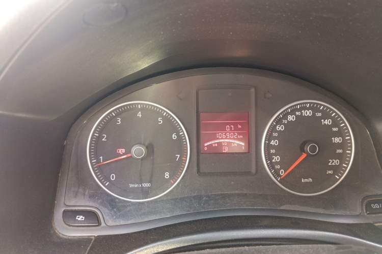 Used Volkswagen Bora 2012 1.6L Manual Fashion Edition Instrument Cluster