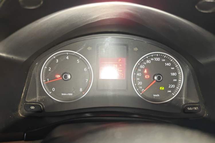 Used Volkswagen Bora 2012 1.6L Automatic Fashion Edition Instrument Cluster