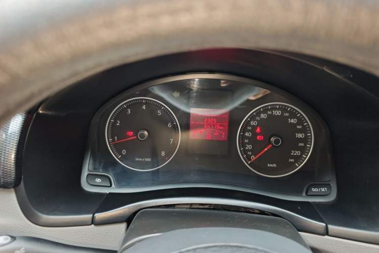 Used Volkswagen Bora 2012 1.6L Manual Comfort Model Instrument Cluster
