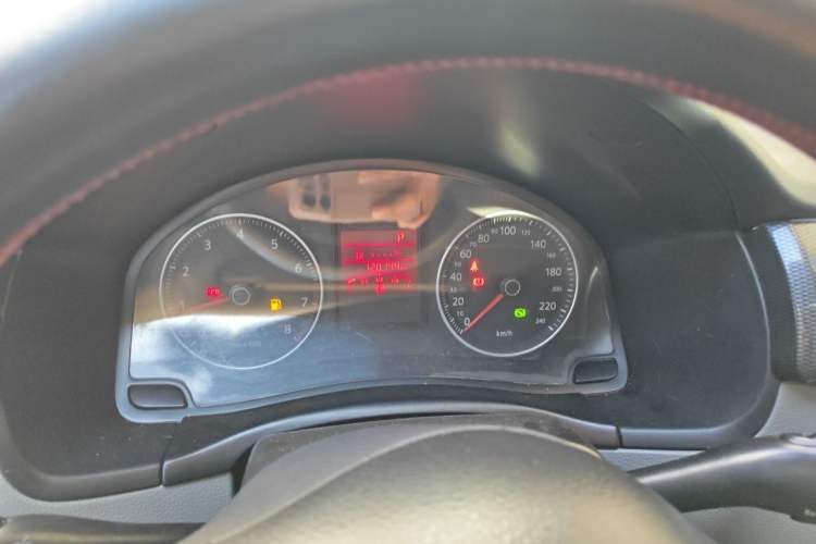 Used Volkswagen Bora 2012 1.6L Automatic Comfort Edition Instrument Cluster