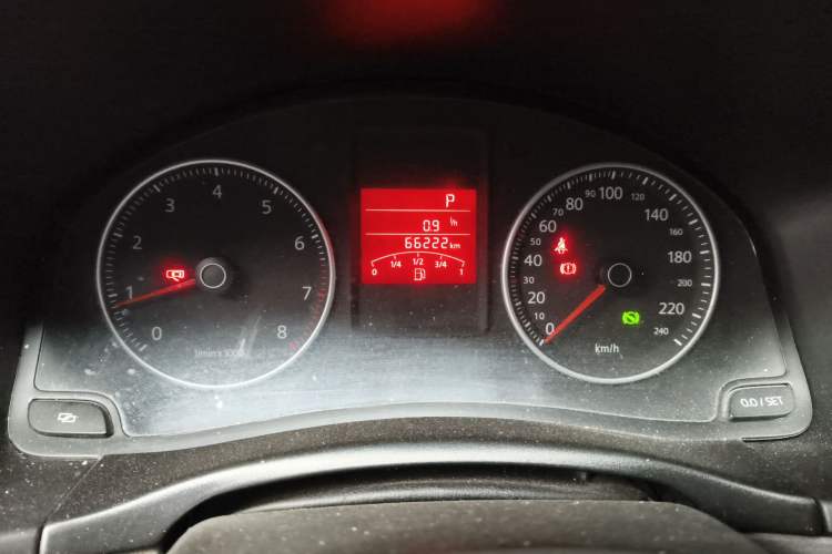 Used Volkswagen Bora 2012 1.6L Automatic Fashion Edition Instrument Cluster