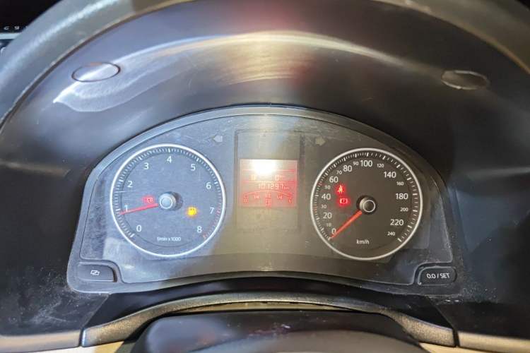 Used Volkswagen Bora 2012 1.6L Manual Fashion Edition Instrument Cluster