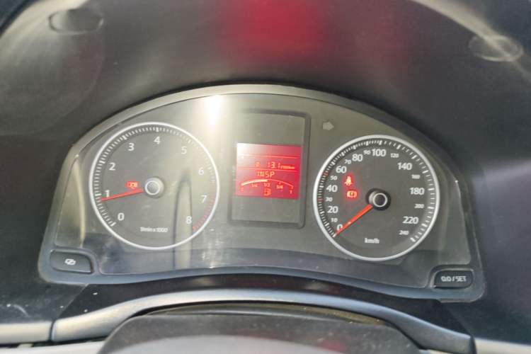 Used Volkswagen Bora 2012 1.6L Manual Comfort Model Instrument Cluster