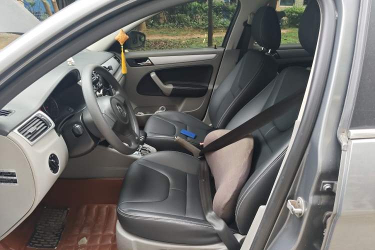Used Volkswagen Bora 2012 1.6L Automatic Fashion Edition Left Front Seat