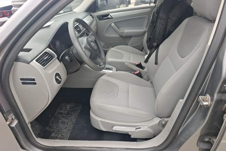 Used Volkswagen Bora 2012 1.6L Automatic Fashion Edition Left Front Seat