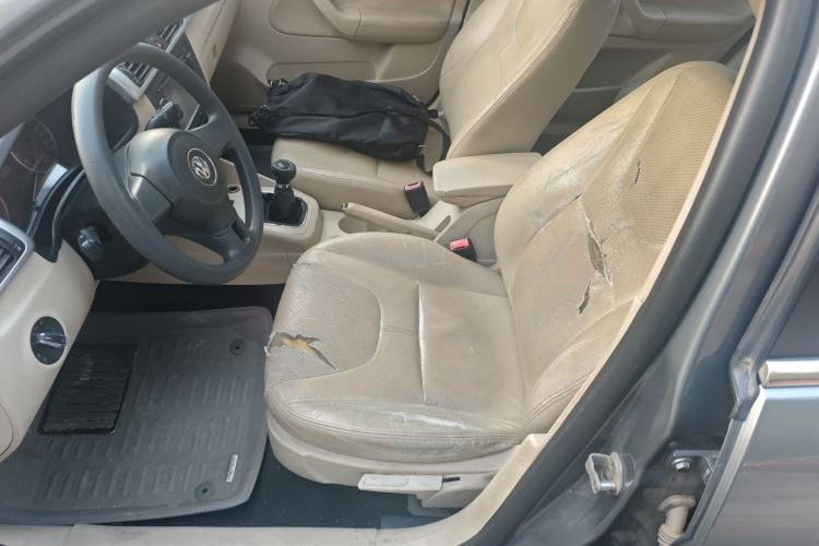 Used Volkswagen Bora 2012 1.6L Manual Fashion Edition Left Front Seat