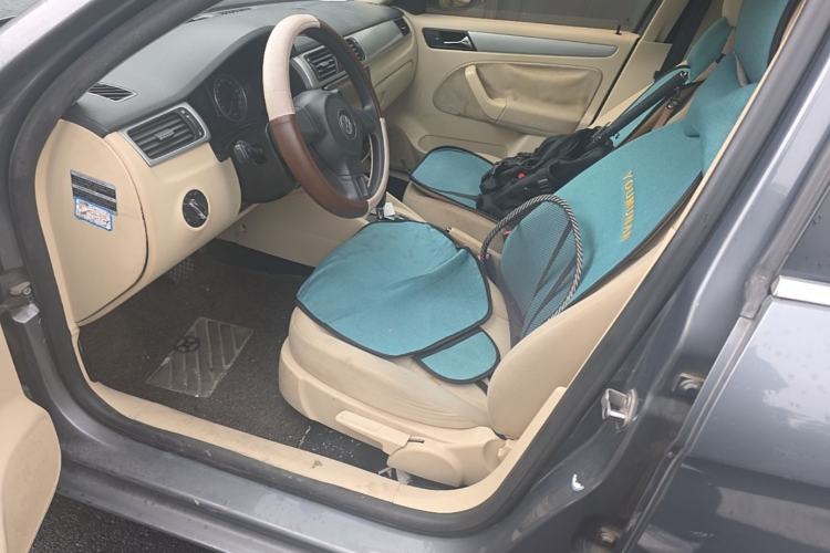 Used Volkswagen Bora 2012 1.6L Automatic Fashion Edition Left Front Seat