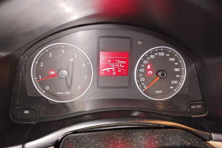 Used Volkswagen Bora 2012 1.6L Manual Fashion Edition Odometer Close Up
