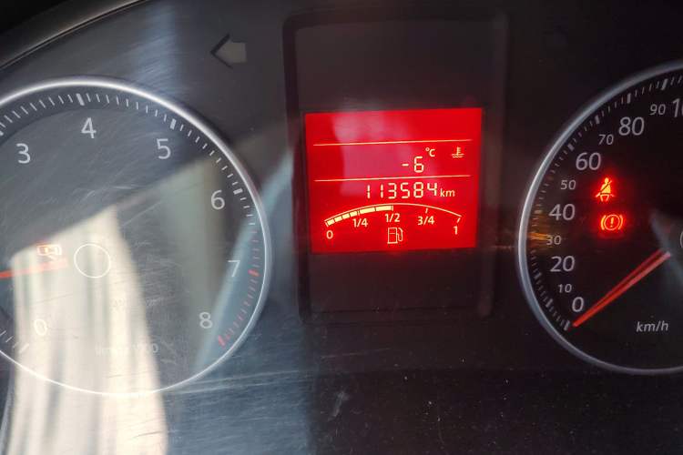 Used Volkswagen Bora 2012 1.6L Manual Comfort Model Odometer Close Up