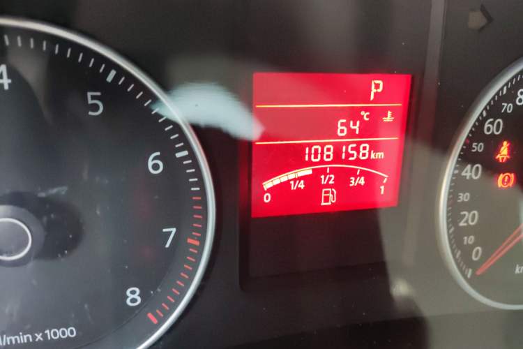 Used Volkswagen Bora 2012 1.6L Automatic Fashion Edition Odometer Close Up
