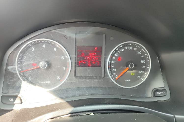 Used Volkswagen Bora 2012 1.6L Automatic Fashion Edition Odometer Close Up