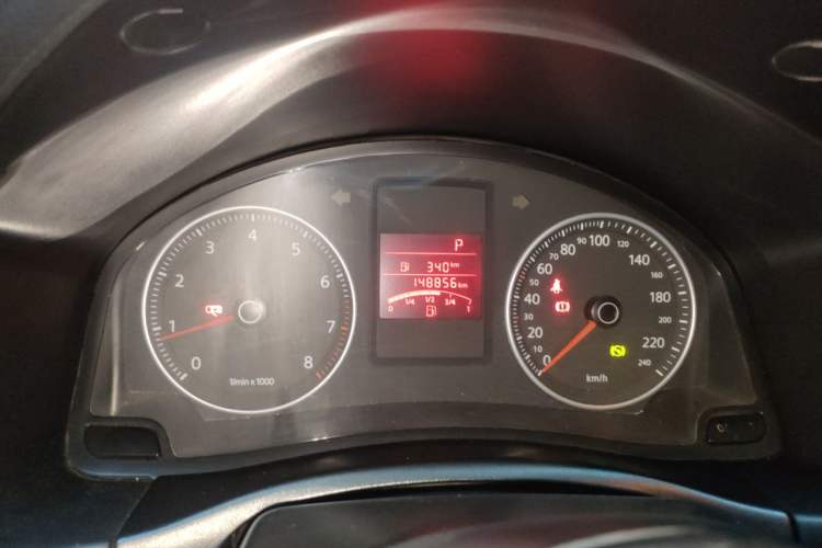 Used Volkswagen Bora 2012 1.6L Automatic Fashion Edition Odometer Close Up