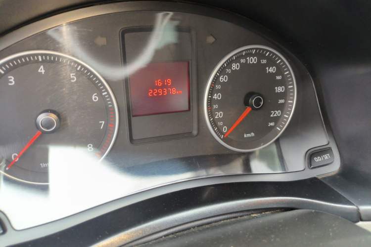 Used Volkswagen Bora 2012 1.6L Manual Comfort Model Odometer Close Up