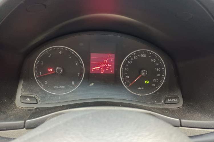 Used Volkswagen Bora 2012 1.6L Automatic Comfortable Value Edition Odometer Close Up