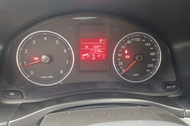 Used Volkswagen Bora 2012 1.6L Automatic Comfort Edition Odometer Close Up