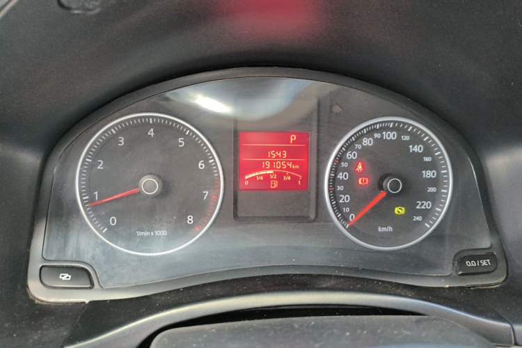 Used Volkswagen Bora 2012 1.6L Automatic Fashion Edition Odometer Close Up