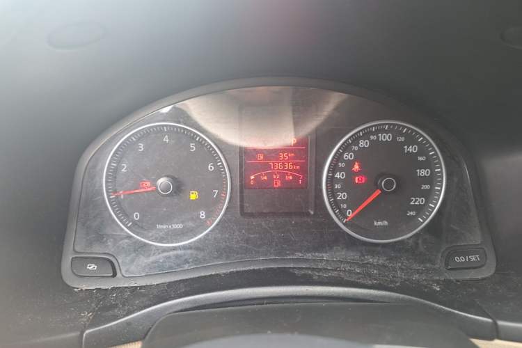 Used Volkswagen Bora 2012 1.6L Automatic Fashion Edition Odometer Close Up