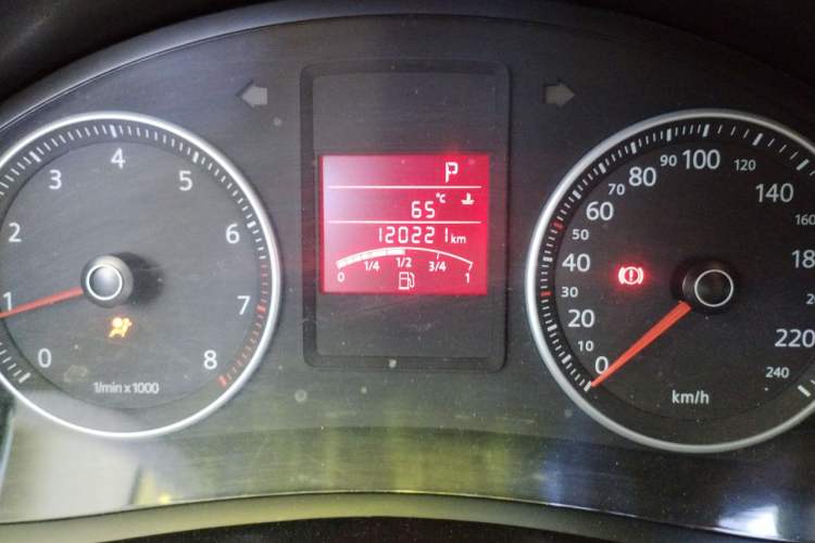 Used Volkswagen Bora 2012 1.6L Automatic Comfortable Value Edition Odometer Close Up