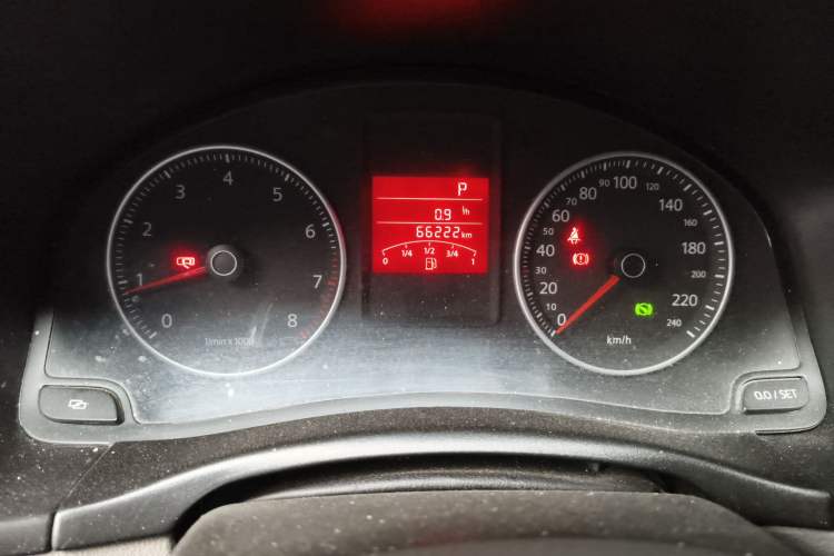 Used Volkswagen Bora 2012 1.6L Automatic Fashion Edition Odometer Close Up