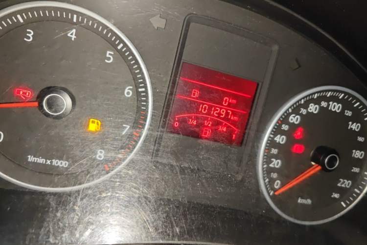 Used Volkswagen Bora 2012 1.6L Manual Fashion Edition Odometer Close Up