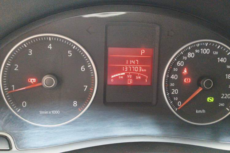 Used Volkswagen Bora 2012 1.6L Automatic Fashion Edition Odometer Close Up