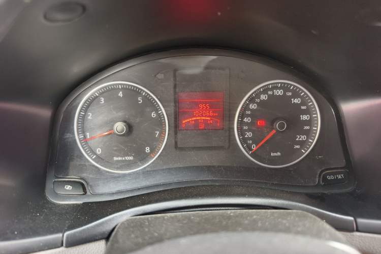 Used Volkswagen Bora 2012 1.6L Manual Fashion Edition Odometer Close Up
