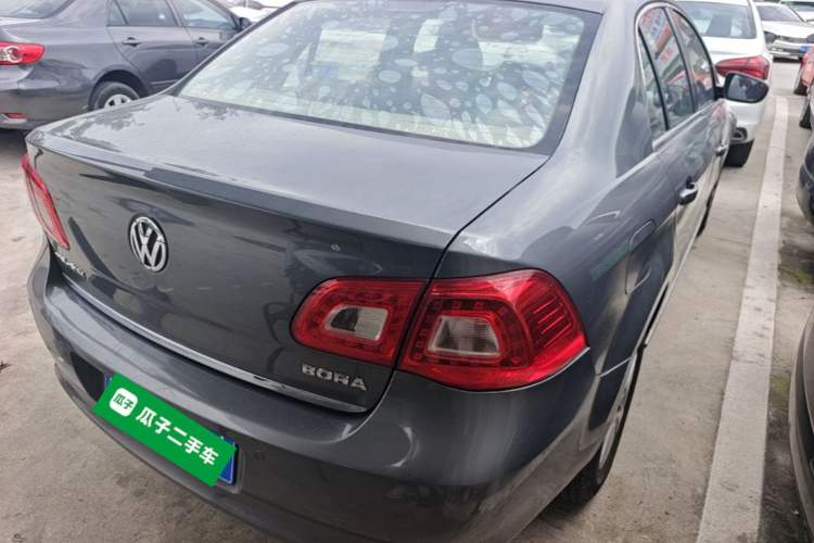 Used Volkswagen Bora 2012 1.6L Automatic Fashion Edition Rear Right 45 Deg