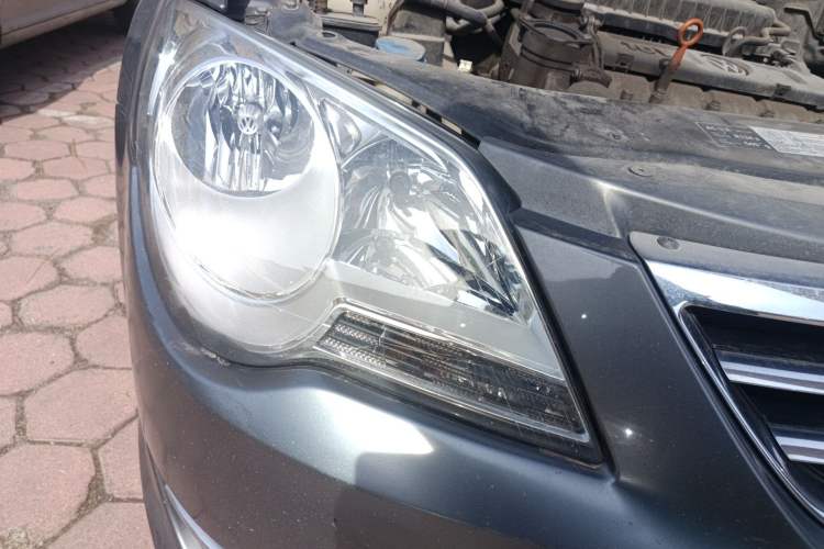 Used Volkswagen Bora 2012 1.6L Manual Fashion Edition Right Front Headlight