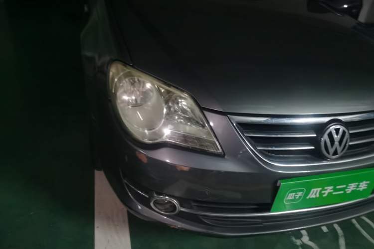 Used Volkswagen Bora 2012 1.6L Automatic Fashion Edition Right Front Headlight