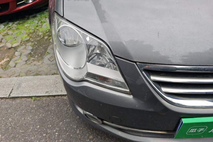 Used Volkswagen Bora 2012 1.6L Manual Comfort Model Right Front Headlight